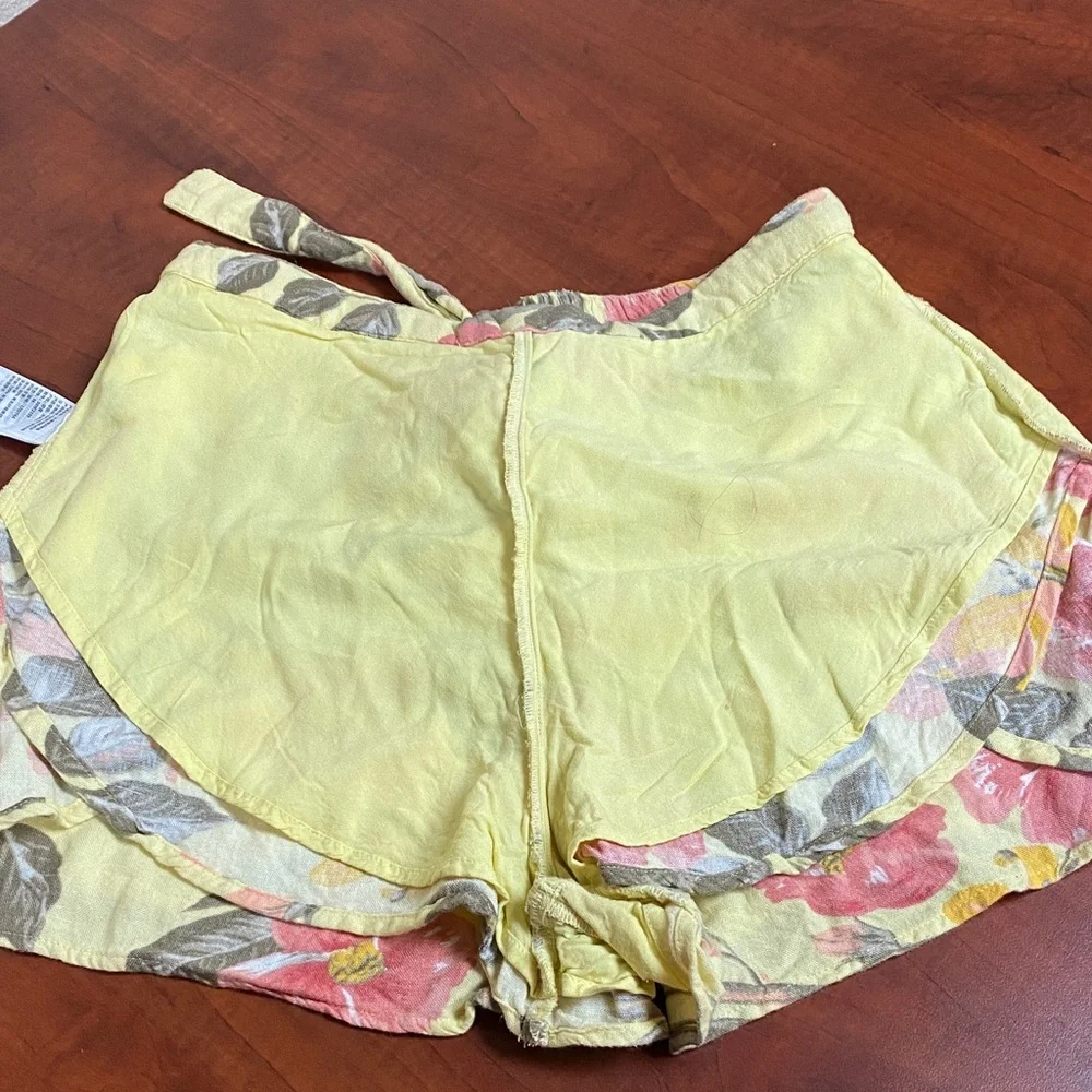 Floral Halter Top & Shorts Set from Hollister - Picture 6 of 6